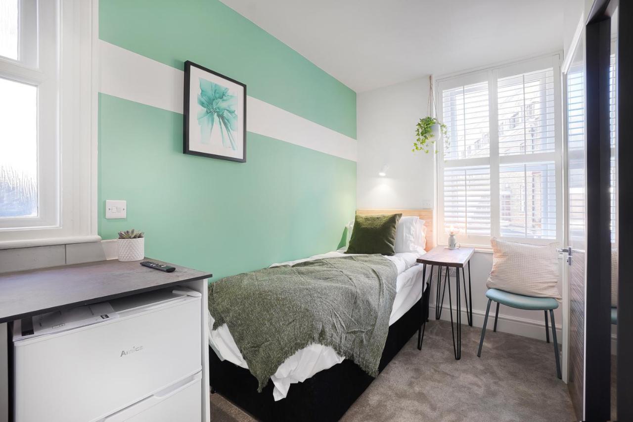 Stylish Eco Aparthotel In Фолкстон Екстер'єр фото