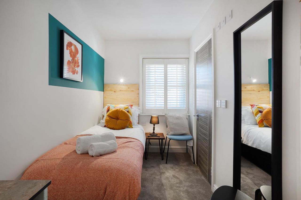 Stylish Eco Aparthotel In Фолкстон Екстер'єр фото