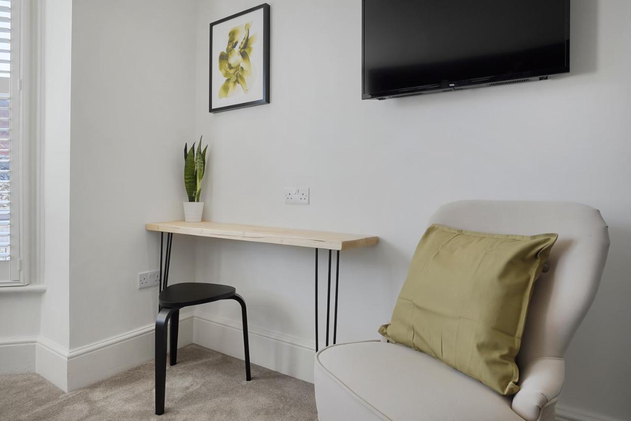 Stylish Eco Aparthotel In Фолкстон Екстер'єр фото
