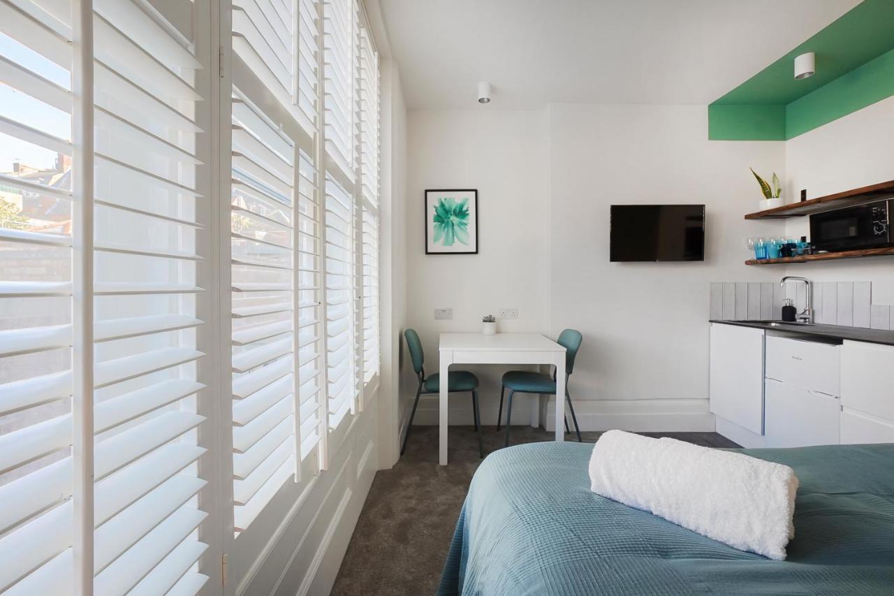 Stylish Eco Aparthotel In Фолкстон Екстер'єр фото