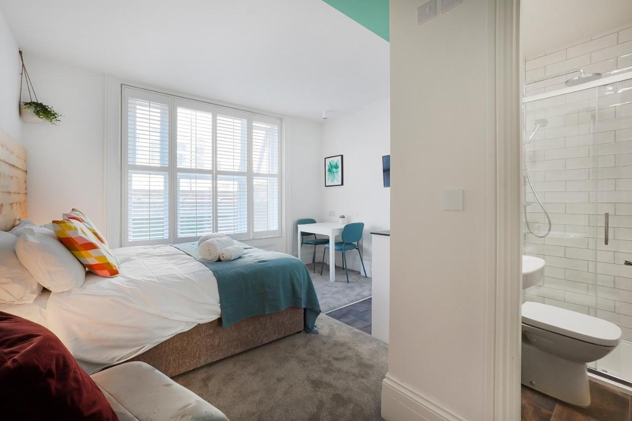 Stylish Eco Aparthotel In Фолкстон Екстер'єр фото