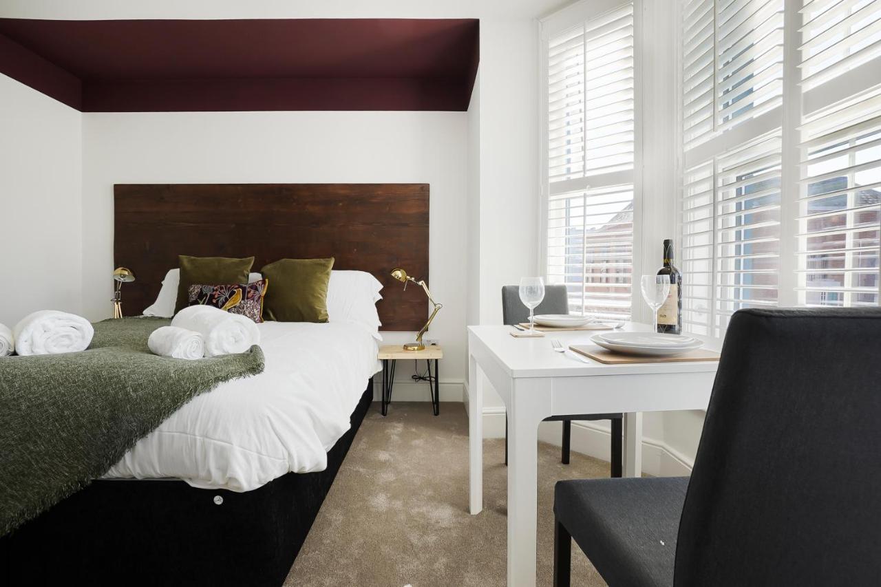 Stylish Eco Aparthotel In Фолкстон Екстер'єр фото