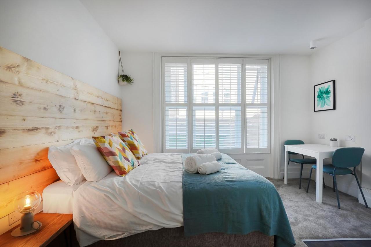 Stylish Eco Aparthotel In Фолкстон Екстер'єр фото