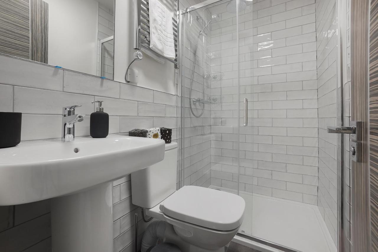 Stylish Eco Aparthotel In Фолкстон Екстер'єр фото