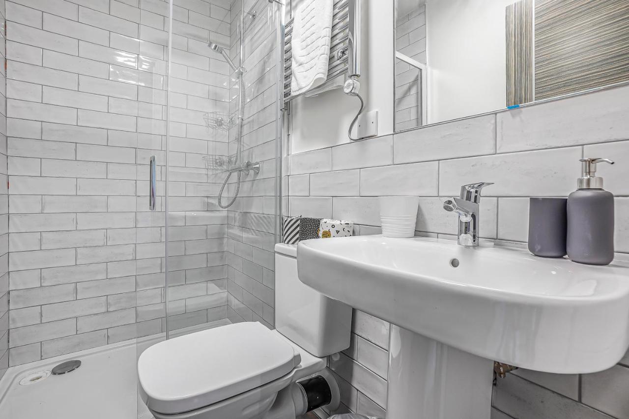Stylish Eco Aparthotel In Фолкстон Екстер'єр фото