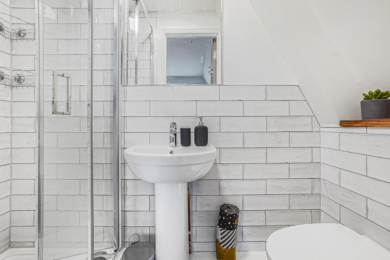 Stylish Eco Aparthotel In Фолкстон Номер фото