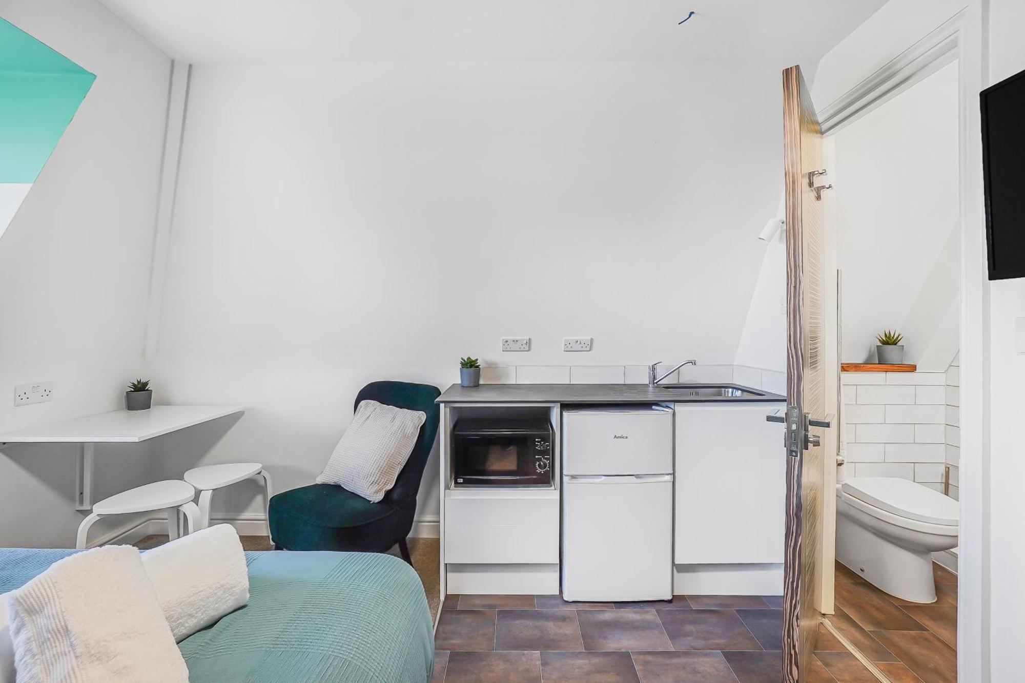 Stylish Eco Aparthotel In Фолкстон Номер фото